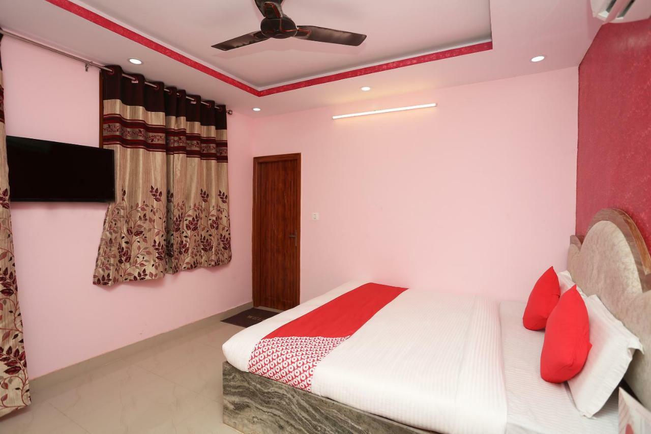 Oyo 18597 Satyam Hotell Meerut Exteriör bild