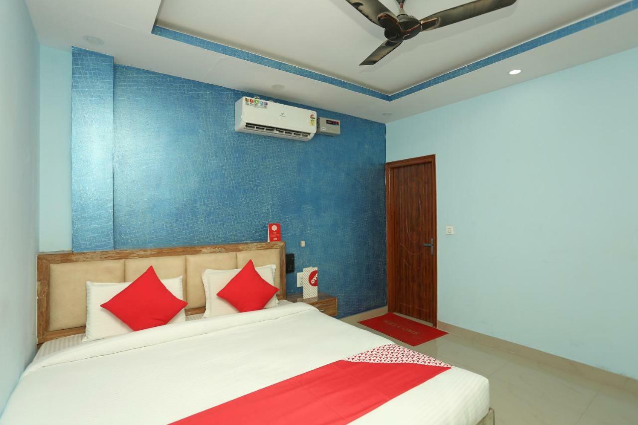 Oyo 18597 Satyam Hotell Meerut Exteriör bild