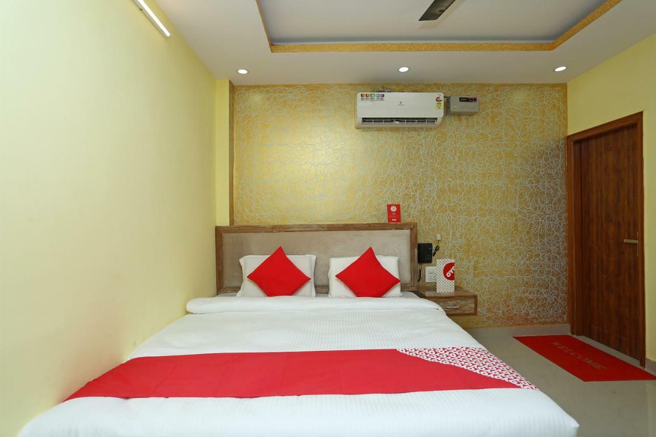 Oyo 18597 Satyam Hotell Meerut Exteriör bild