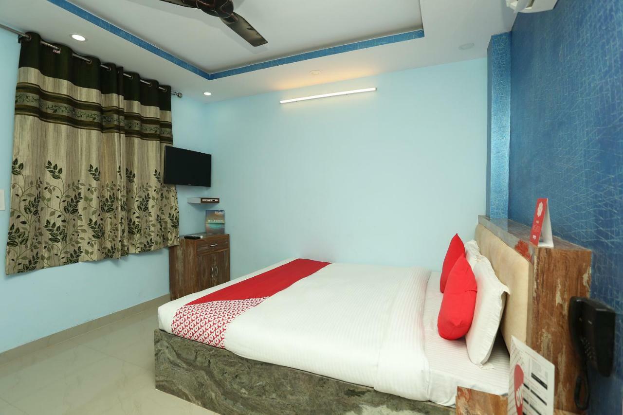 Oyo 18597 Satyam Hotell Meerut Exteriör bild