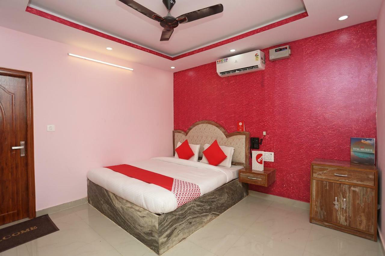 Oyo 18597 Satyam Hotell Meerut Exteriör bild