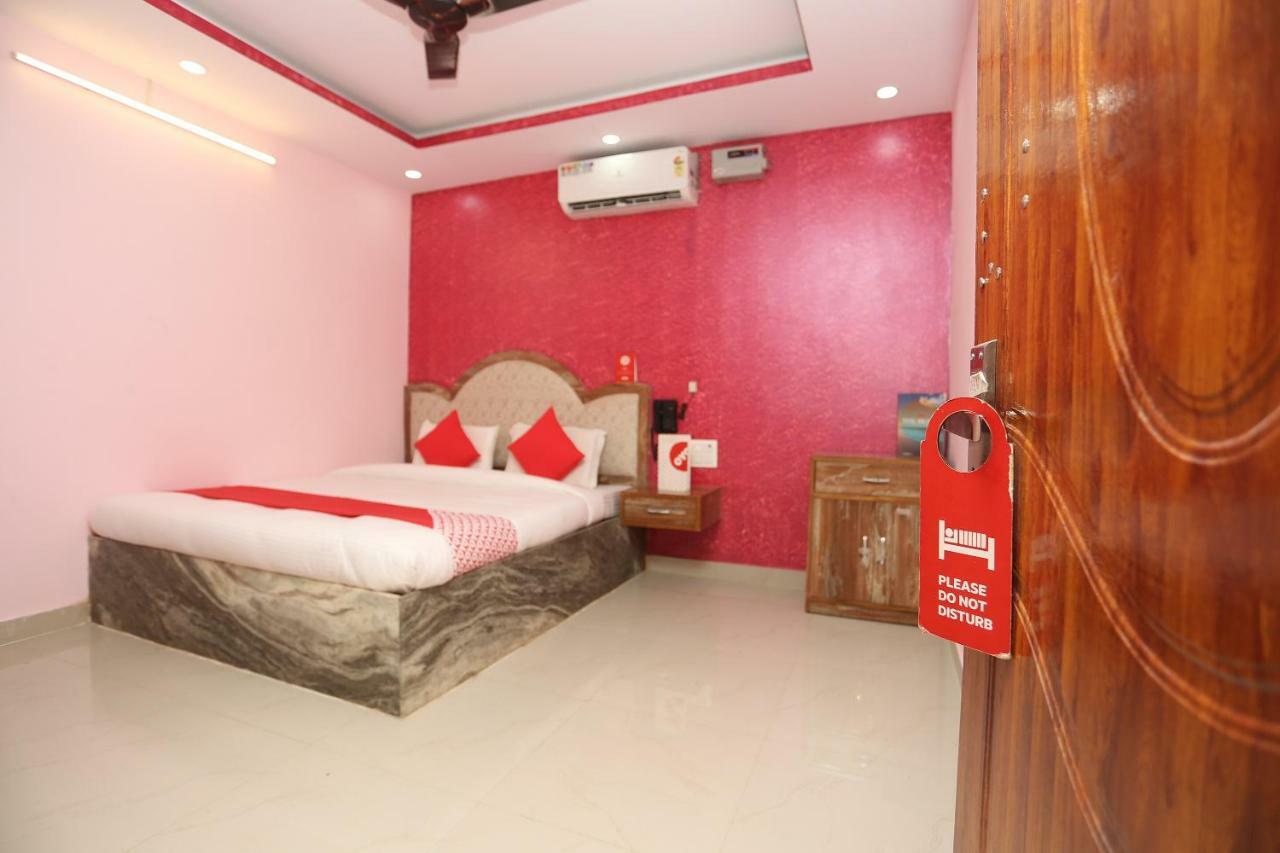 Oyo 18597 Satyam Hotell Meerut Exteriör bild
